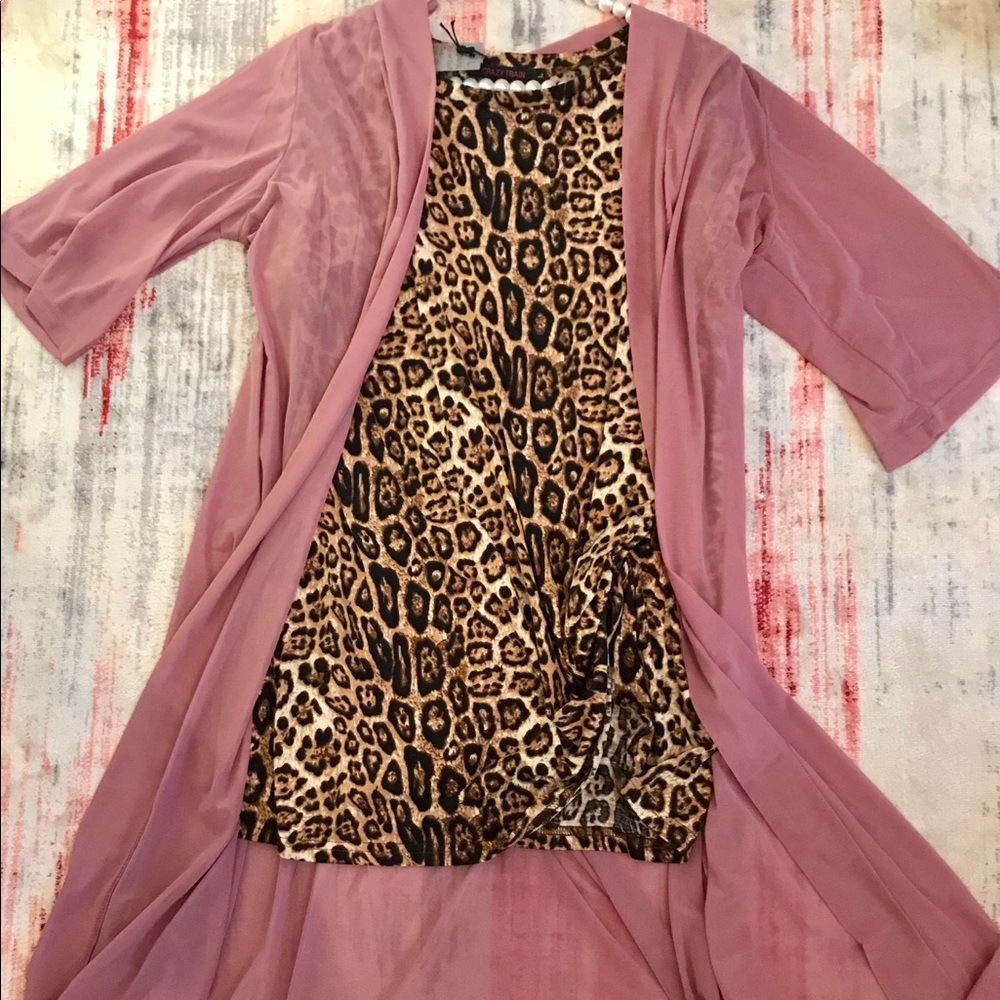 Leopard shirt with mauve duster